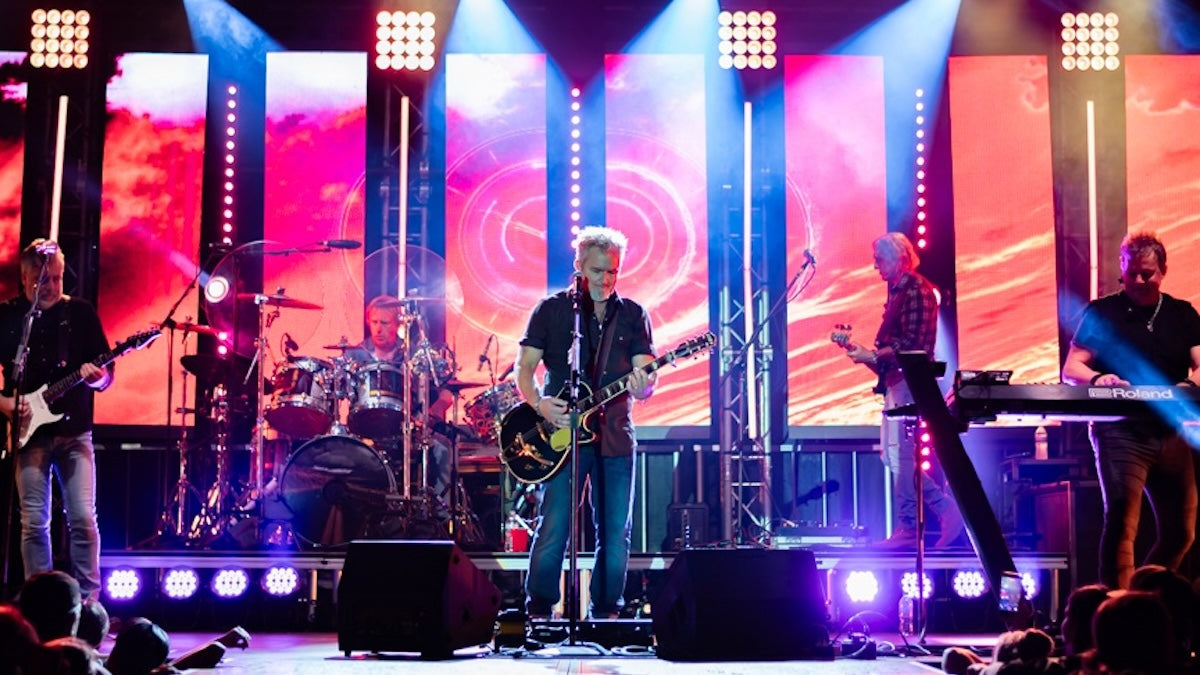 Illuminated Productions Supports Christmas For The Cause With Expert Production and Obsidian Control