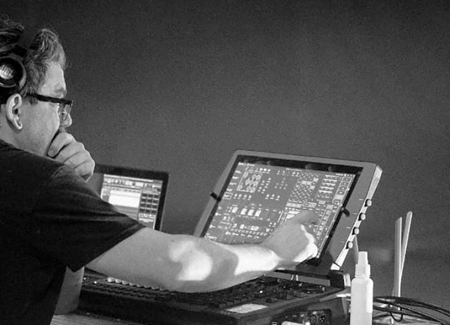 Emilio Aguilar covers Costa Rica with Obsidian NX2™ lighting console